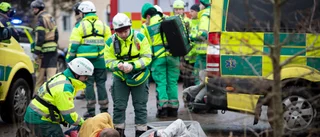 Blåljuspersonal övade på skräckscenario: ✓ Blodig attack mot skolelever ✓ Beväpnade gärningsmän ✓ Två personer påkörda