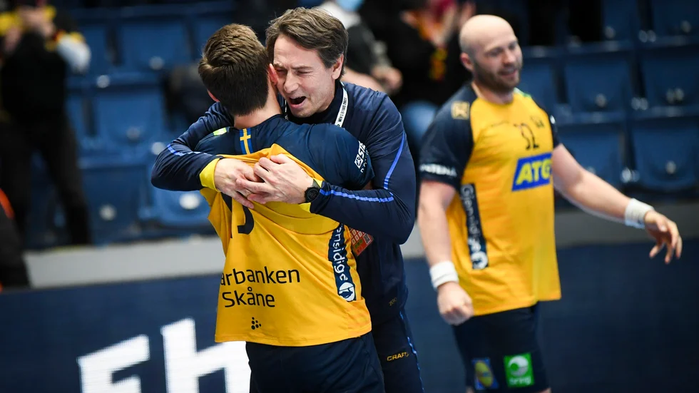 Förbundskapten Glenn Solberg och Hampus Wanne kan glädja sig åt att inga nya smittfall har konstaterats i truppen.