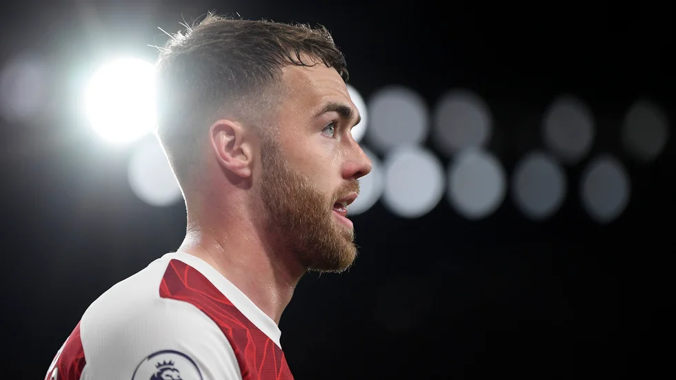 Calum Chambers lämnar Arsenal för Aston Villa.