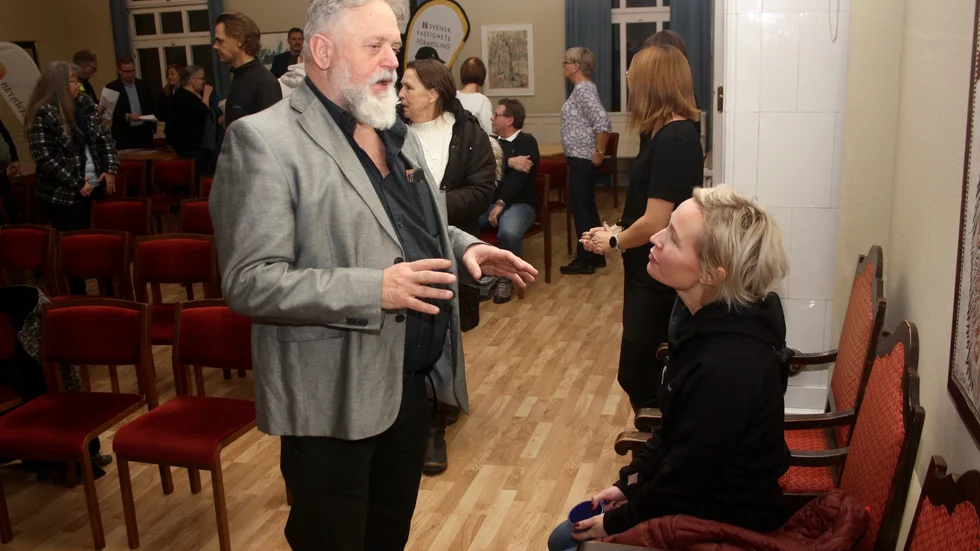 Olle Norberg i samspråk med Elin Ejrendahl.