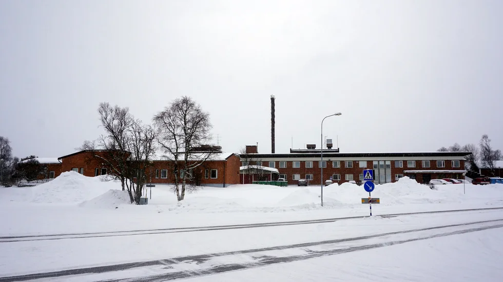 Segdraget. Ett felaktigt underlag över ytor i anspråk under hälsocentralens tak är orsaken till att köpet dröjer, säger tekniske chefen Emil Sundström.  Foto: Foto: Sofie Abrahamsson.