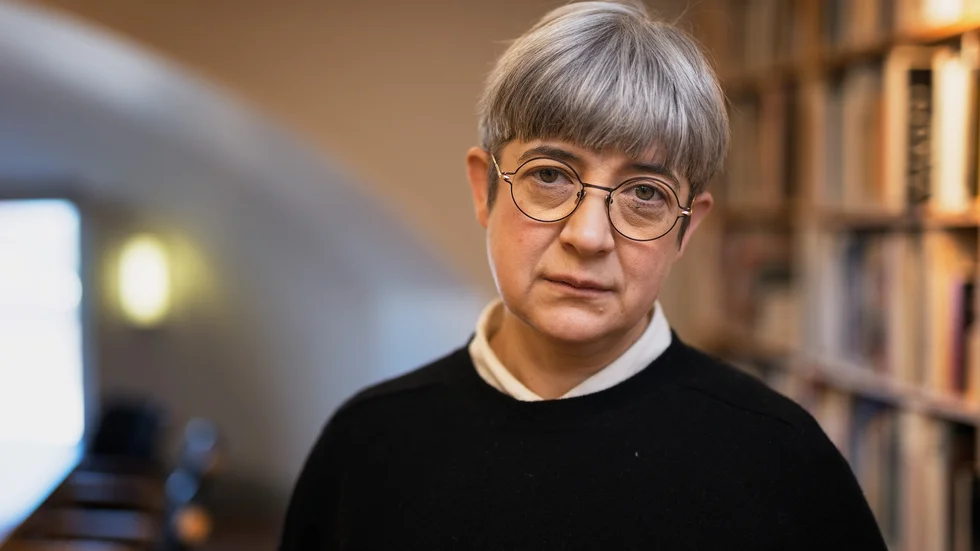 Natasha Dahnberg, svensk-rysk konstnär och Uppsalabo sedan över 20 år, är bedrövad över det ryska angreppet på grannen Ukraina. Som ryska känner hon skam för sitt gamla hemlands agerande.