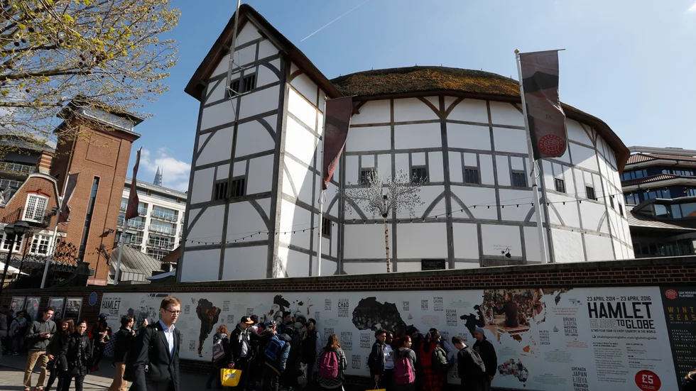 Globe Theatre i London ger inledningsvis föreställningar utomhus som en enda akt. Arkivbild.