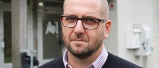 Knivdramat: Gymnasiechefen om varför eleven bröt sig in