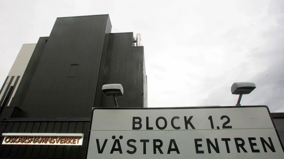 "Beslutet att stänga kärnkraftsreaktorerna Oskarshamn 1 och 2 togs av kärnkraftsägarna", poängterar C-debattörerna.