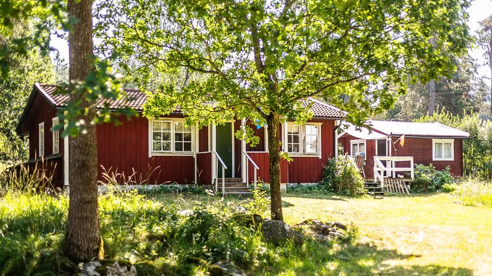 Det röda fritidshuset var populärast på Hemnet under vecka 30. 