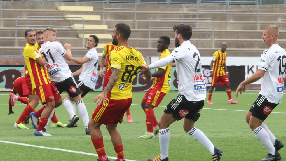 Det klevs inte undan mellan Syrianska och Motala AIF. Bortalaget höll emot länge, och tycktes ha kontroll. Men segern slarvades bort i slutet. Dock går det att se i tabellen att smällen inte på något vis sänker Maif. Det kommer nya chanser, menar krönikören Jens Bollius.