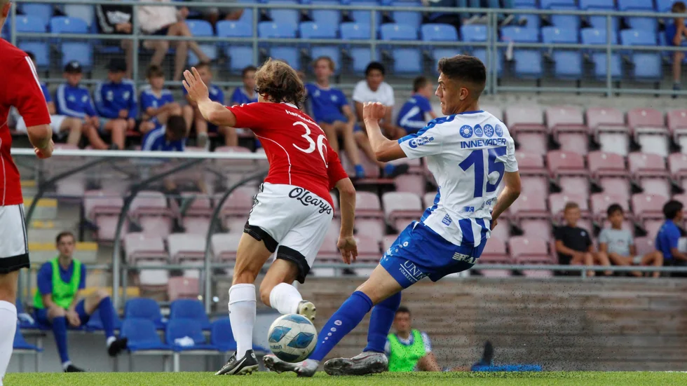Borde inte Eskilstuna City göra sig av med sin tränare? Skriver signaturen "Arg city supporter"
