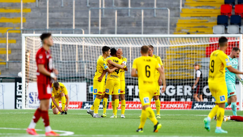 Halmstad jublar efter det sena avgörandet.