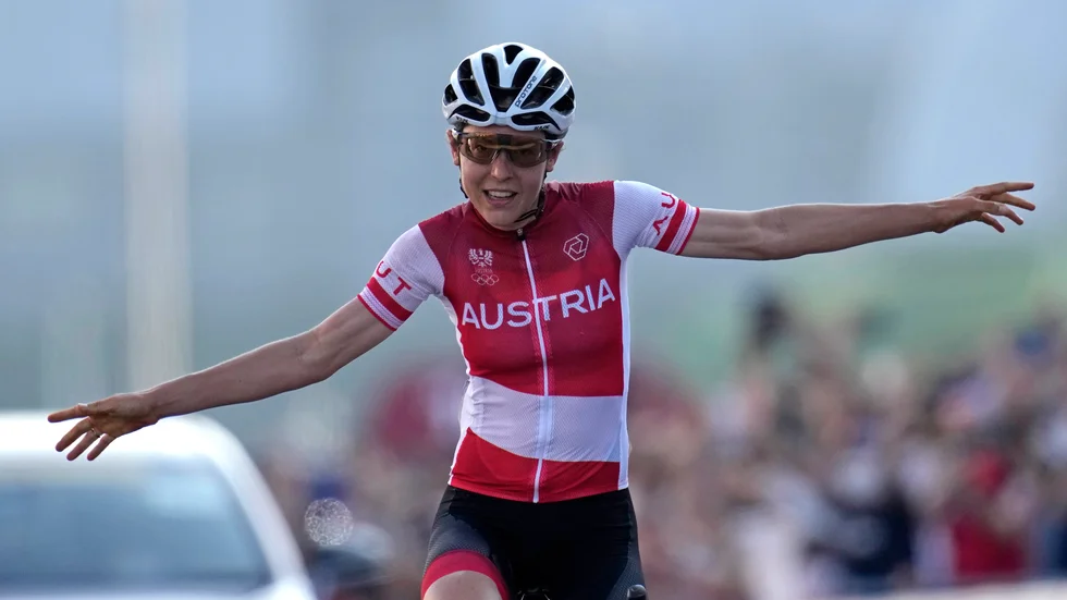 Anna Kiesenhofer tog ett historisk österrikiskt OS-guld i cykel.