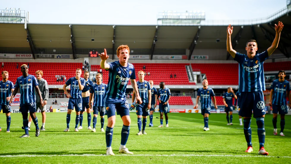 Aslak Fonn Witry jublar efter matchen.