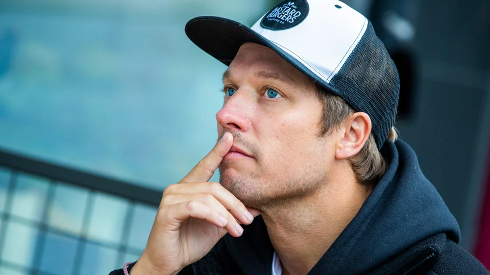 Trots alla skriverier om hamburgerdöden som lett till konkurser för konkurrentkedjor planerar Bastard Burgers vd Simon Wanler för en offensiv under 2025. "Vi står på en stabil grund och avser att försiktigt börja växa igen."