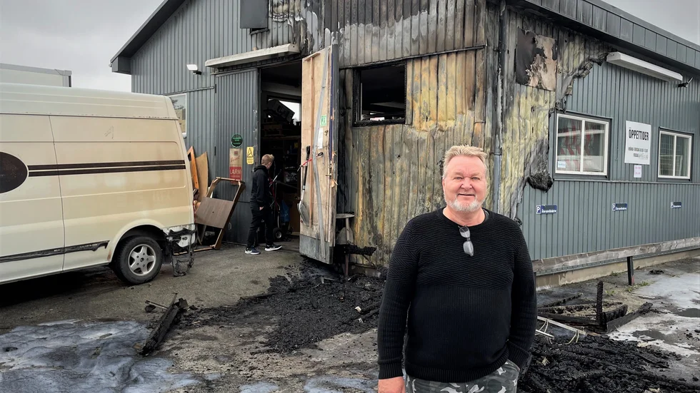 Ulf Malmqvist är besviken, men hoppas att möbler och annat i lokalen ska kunna torkas av och säljas. 