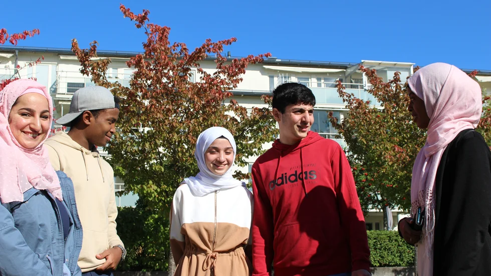 Från vänster i bild syns Raghad Abo Ahmad, Abdulmajid Ahmed, Aeah Msharka, Refat Almashrakah och Nimat Ismaiel Nour. 
