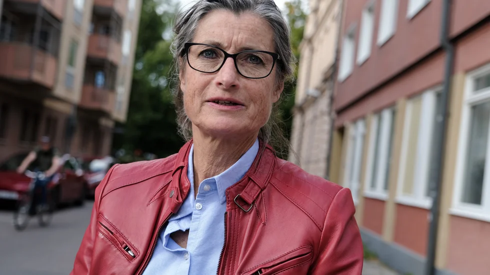 Smittskyddsläkaren Britt Åkerlind påpekar nu att vård- och omsorgspersonal har ett extra ansvar att skydda de äldre.
