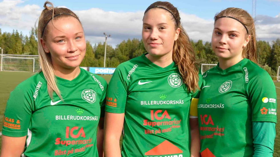 Moa Berggren, Moa Karppinen och Tanja Sandberg Illarionova, hoppas, trots allt, kunna vara med och slåss om seriesegern.