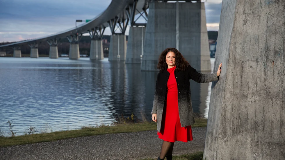 "Skriven på säker prosa som flyter fint", skriver NSD:s recensent om Sofia Rustans debutroman "Skadedjuret".