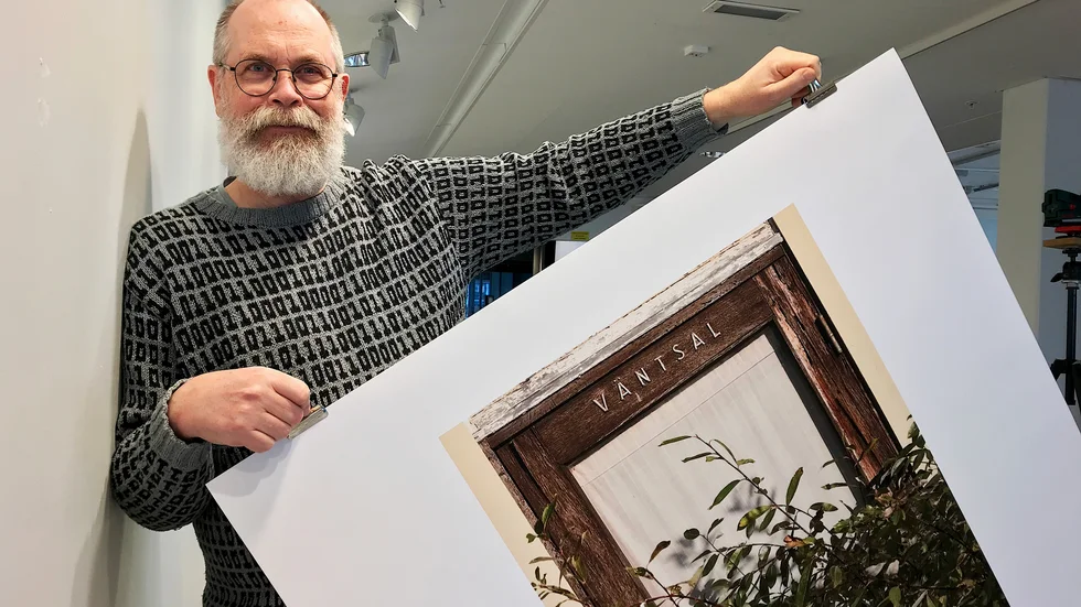 Öde hus är en av favoritmotiven för fotografen Gert Frost som är aktuell med en ny utställning på Konsthallen i Luleå.