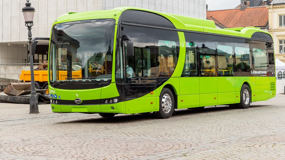 13 bussar från kinesiska BYD är beställda och kommer att rulla i lokaltrafik från och med den 1 juli. Dock är det inte offentliggjort hur de som ska köra på Piteås gator kommer att se ut. (Arkivbild)