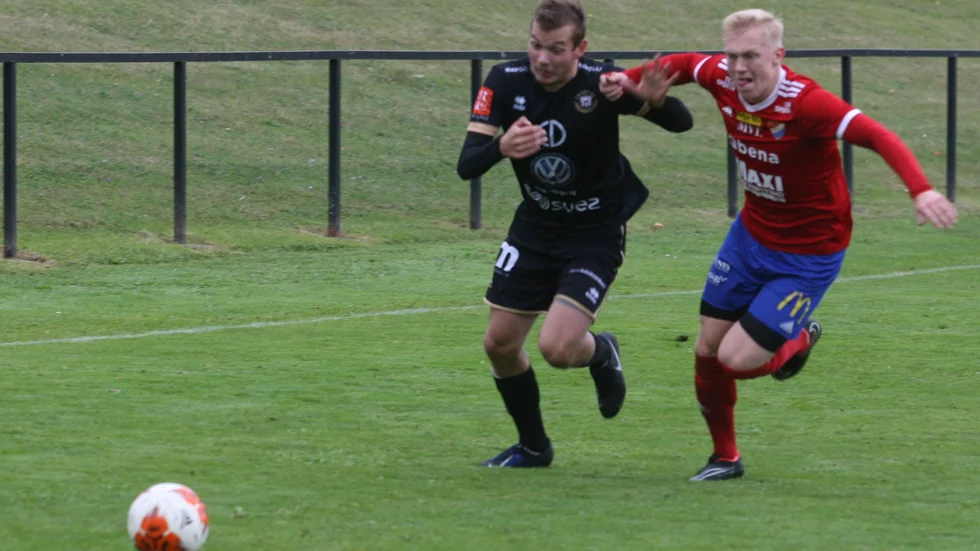 Oliver Blomdahl, till höger, kan nu se fram emot en division 3-säsong med Sleipner sedan Boren och Sleipner kommit överens om övergången.