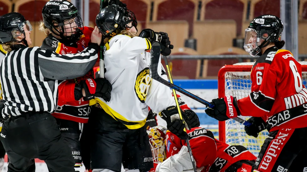 Finalserien mellan Luleå Hockey/MSSK och Brynäs har skjutits upp på grund av smittspridning i Brynäs. Första finalen ska nu spelas 25 mars.
