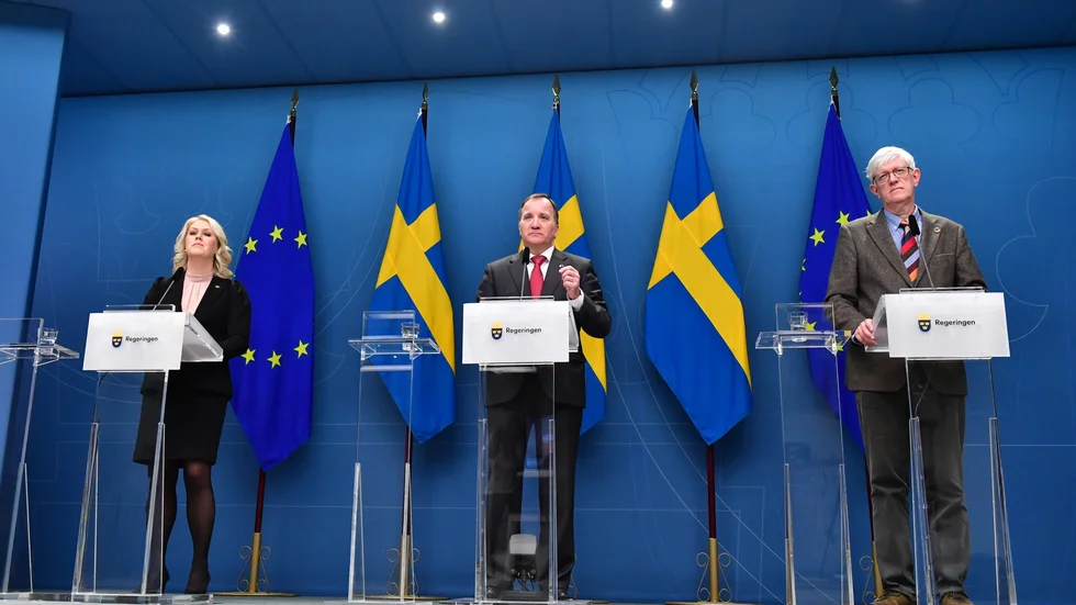 Statsminister Stefan Löfven (S), socialminister Lena Hallengren (S) och Folkhälsomyndighetens generaldirektör Johan Carlson. Arkivbild.
