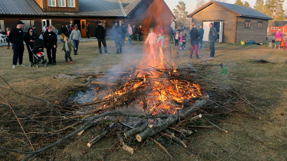 Så här firades valborg på EFS i Hortlax 2019. I år rekommenderas att bara fira med familjen eller ett fåtal vänner/närstående. (Arkivbild)