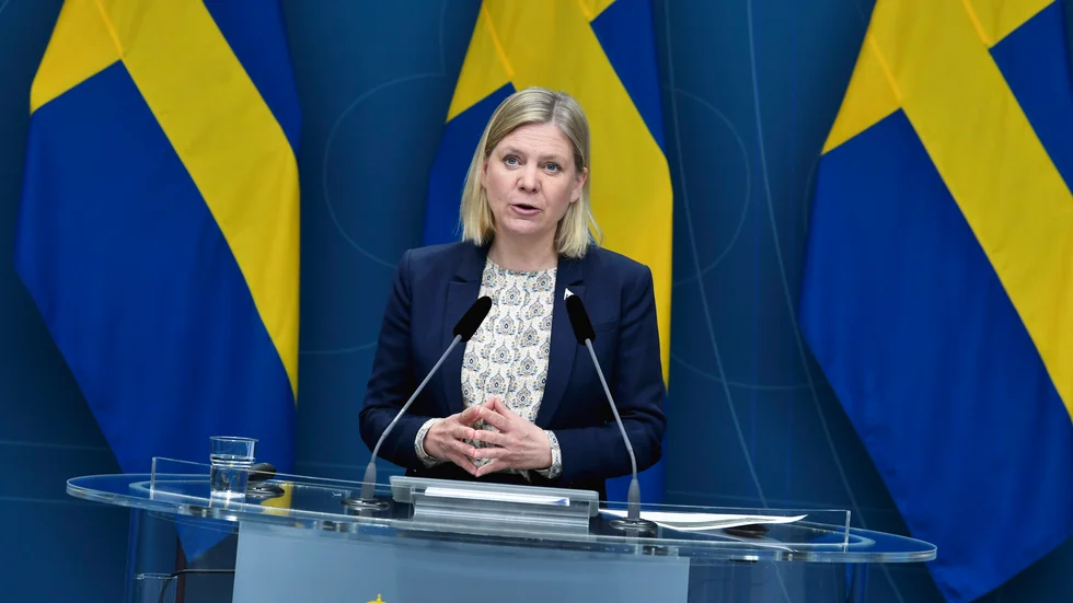 Finansminister Magdalena Andersson (S) och en arbetsgrupp hon leder vill införa en miljonärsskatt och begränsa investeringssparkonton. 