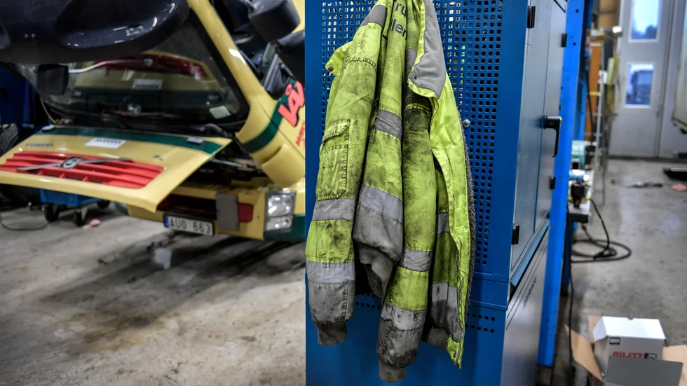 Enformigt arbete är vanligare bland personer som inte gått gymnasiet. Arkivbild.