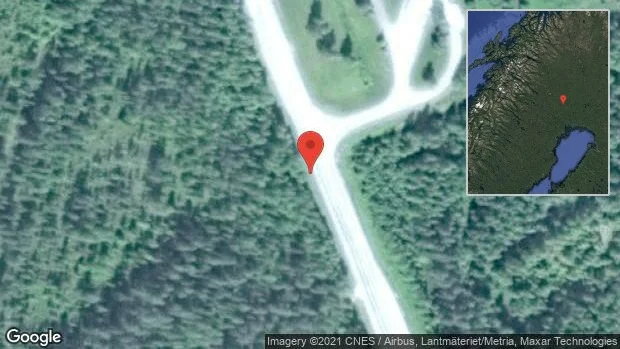 Brinnande fordon stoppar trafiken på E10