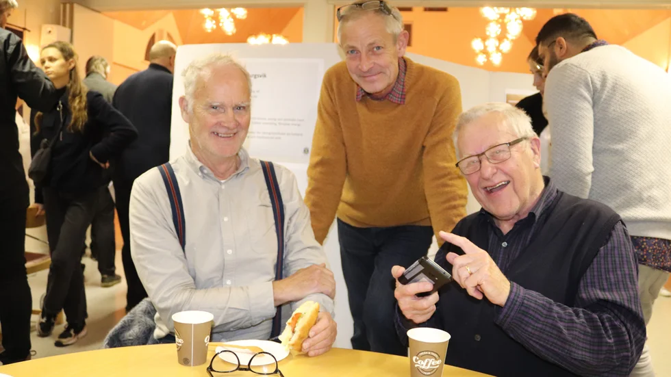 Per Knudsen, Andreas Wickman och Göte Niklasson. Vindkraftspionjärer på Gotland. Trion la en gång i tiden grunden till det som idag är OX2 i och med bildandet av Gotlands väderkraftsförening. "Härligt", var Götes kommentar till Auroraprojektet.