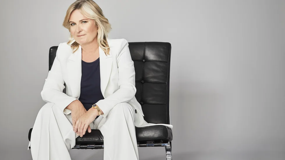 Katrineholms egen deckardrottning Carin Gerhardsens deckare "Black Ice" (Det som göms i snö) har nyligen utsetts till en av årets bästa böcker i USA.