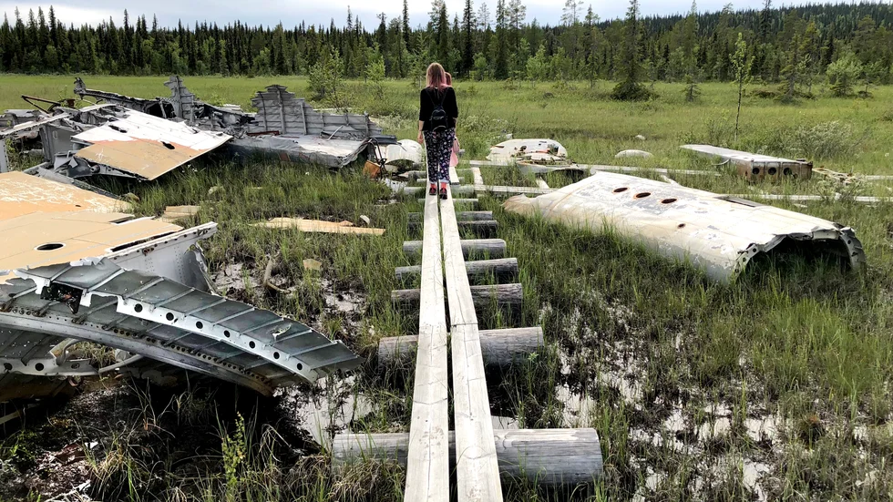 Det brittiska bombplanet nödlandade på myren utanför Porjus 1944. Och där ligger det kvar än i dag. 