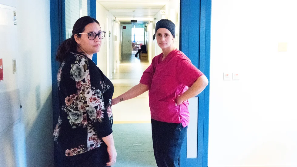 Veronica Sundberg, enhetschef, och Moa Svensson, undersköterska, välkomnar kommunens satsning på 400 kronor i extra lönepåslag för undersköterskorna.