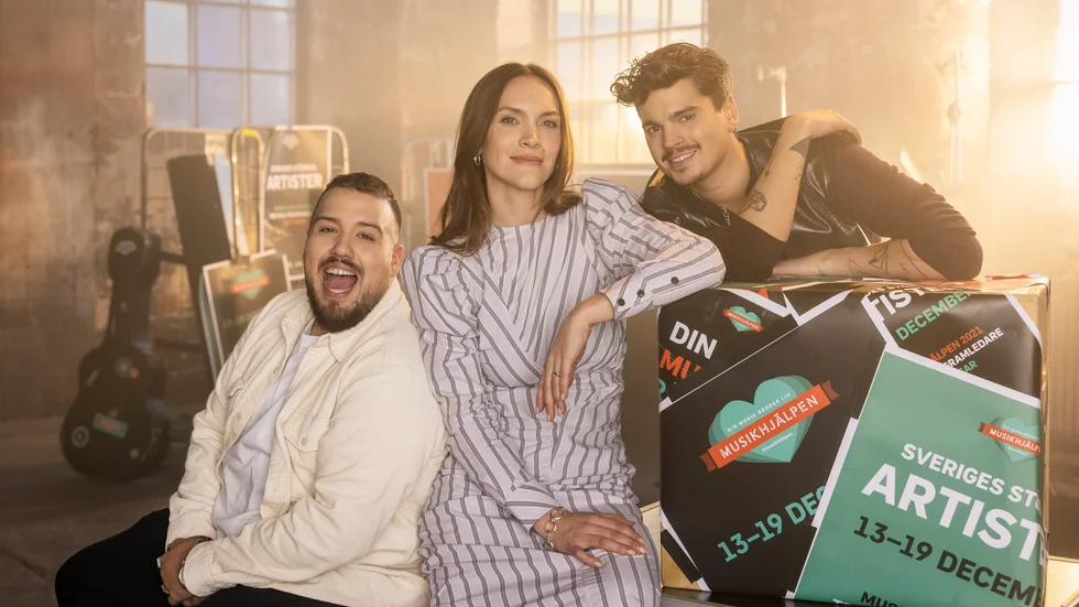 Den här trion i Anis Don Demina, Brita Zackari och Oscar Zia ska leda Musikhjälpen från Norrköping. Det blir en direktsändning i 144 timmar från buren på Gamla Torget.