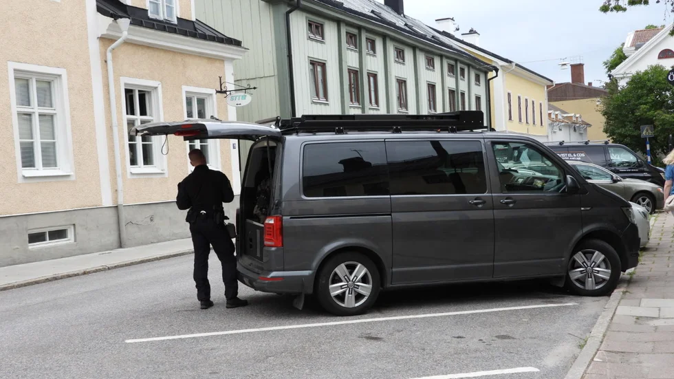 Regionala insatsstyrkan är på plats med en mindre enhet.