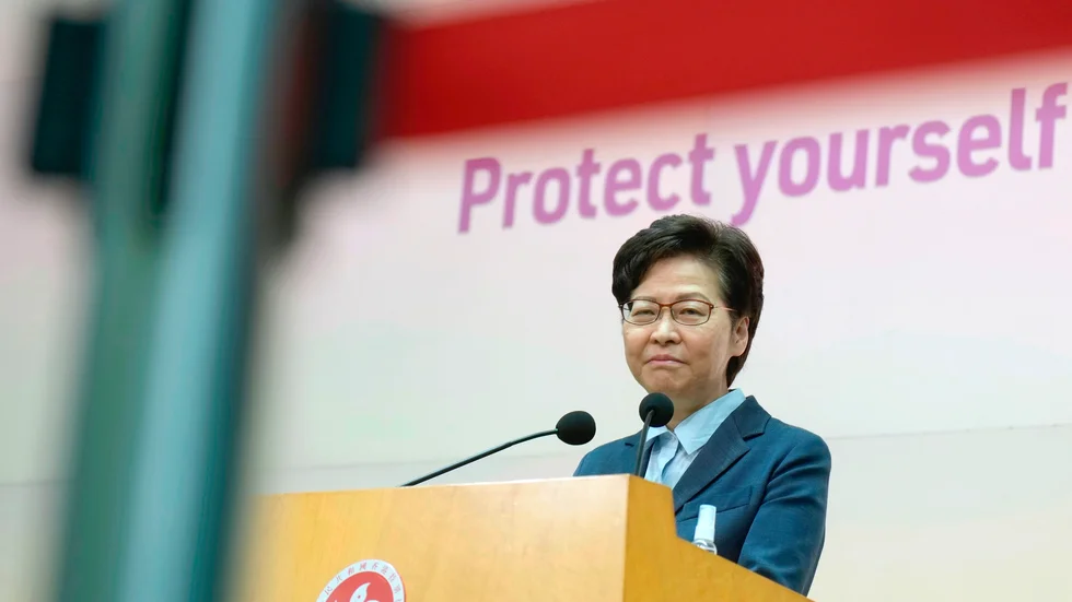 Hongkongs ledare Carrie Lam. Hon har sagt nej till förslag om att använda olika former av bonusar för att locka folk till vaccinbåsen.