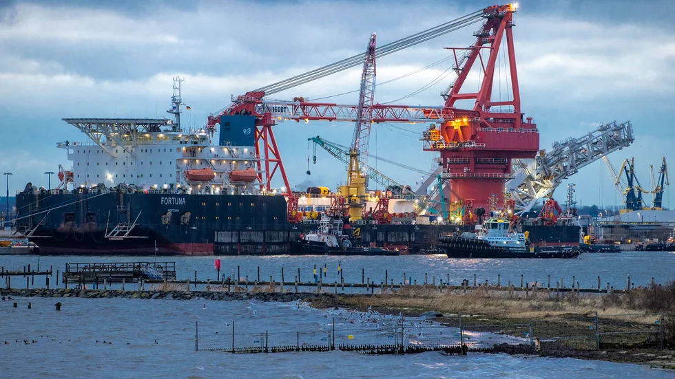 I januari återupptogs arbetet med Nordstream 2. Bilden är tagen vid Wismars hamn vid tillfället.