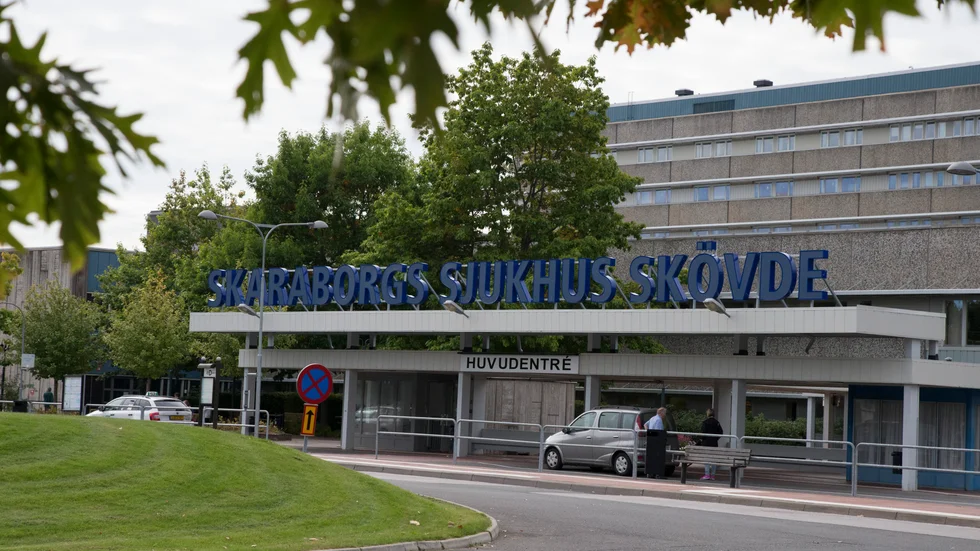 Skaraborgs sjukhus i Skövde har upprättat en lex Maria-anmälan efter ett covidutbrott på en lungavdelning i januari där åtta patienter avled. Arkivbild.
