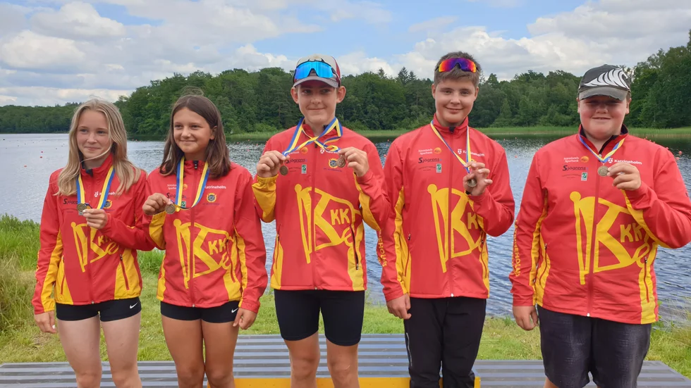 KKK:s ungdomar fyllde på medaljförrådet under SM-veckan med fem medaljer på torsdagen. Från vänster Amelia Lundborg, Linnéa Sandnell, Oscar Hellgren, Dimitri Tinins och Rocky Månberg.