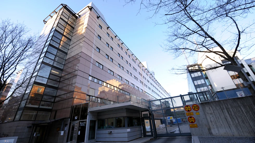 Polisens nationella operativa avdelning, NOA, presenterade i våras en ny rapport om Hells Angels polismyndigheten förklarar att de anser liksom rättsväsenden i övriga världen anser att grupperingen bedriver organiserad brottslighet. På bilden syns polishuset på Kungsholmen i Stockholmm, där NOA inryms.