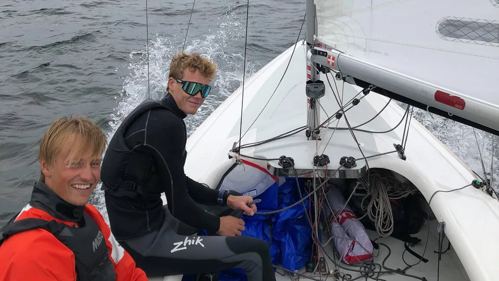 Bröderna Oskar och Erik Lindén tog guld tillsammans i kölbåtsklassen 606.