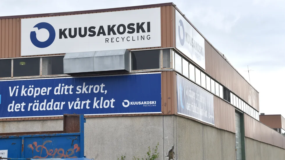 Kuusakoski flyttar huvudkontoret från Spånga till Skellefteå.