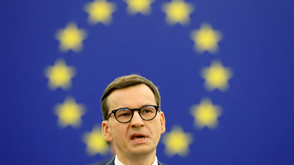 Polens premiärminister Mateusz Morawiecki talar inför EU-parlamentet i Strasbourg.