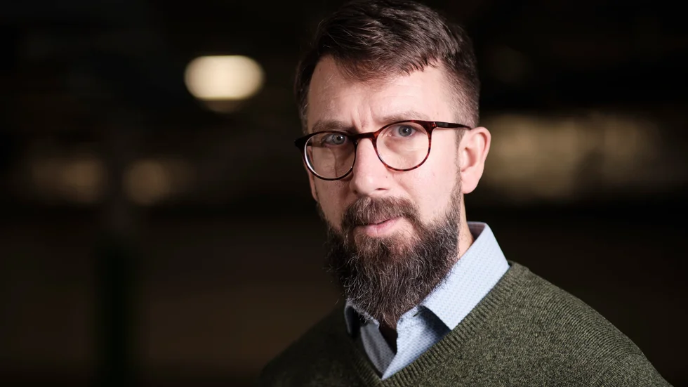 "Magnus NIlsson vill vidga bilden av Stig Sjödins poesi", skriver NSD:s recensent om boken "Kampdiktare i folkhemmet – arbetarpoeten Stig Sjödin".