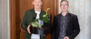 Dennis uppvaktad på Gröna Kulle efter VM-guldet