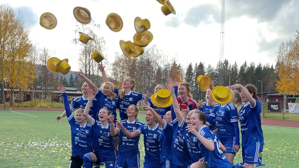 Storfors AIK firade uppflyttningen till division 1 i höstas.