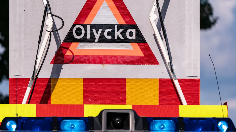 En kvinna i 50-årsåldern har omkommit i en trafikolycka. Arkivbild.