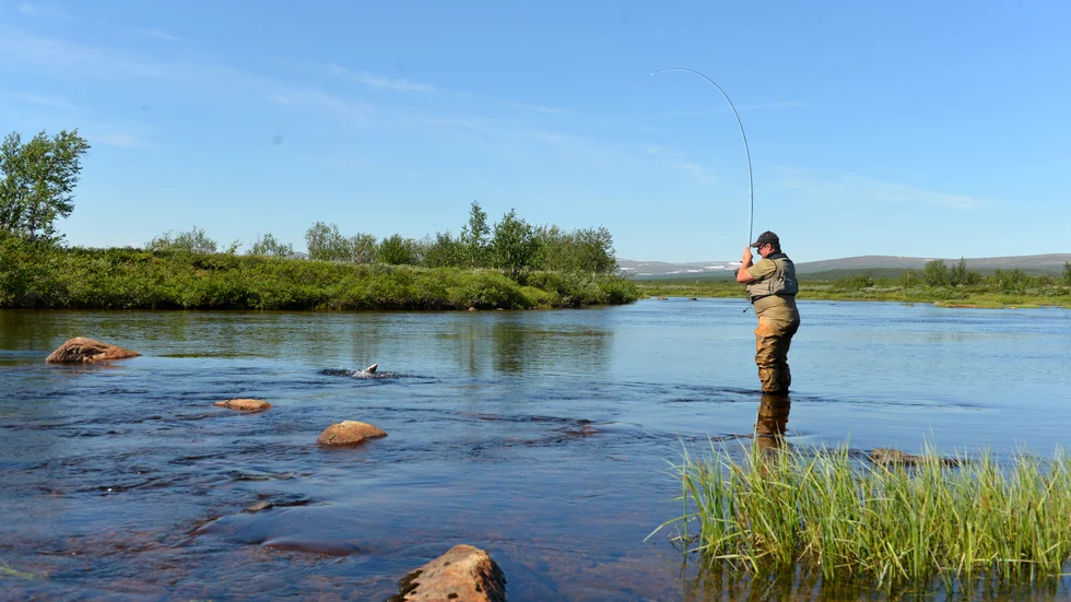 Idag följer vi Hans G Pettersson till den sista vilan. En underbar arbetskamrat och en härlig fiskekompis. Men om så är möjligt lär han nog fortsätta fiska någon annanstans. (Genrebild)