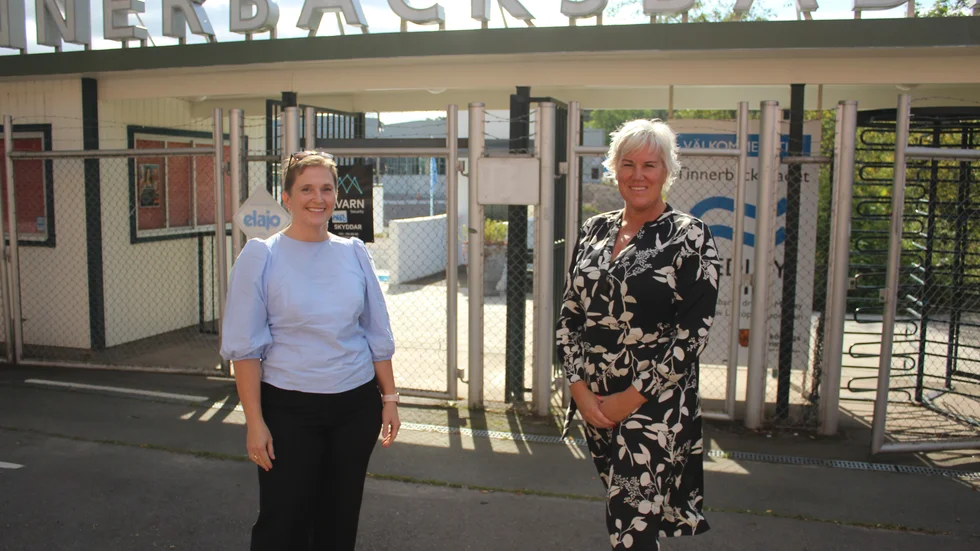 S i Linköping vill bevara badsjön på Tinnis, meddelar Mari Hultgren och Kristina Edlund.